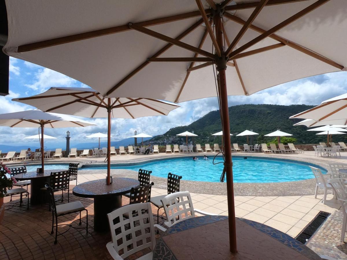 Hotel Montetaxco Exteriér fotografie The pool at the resort